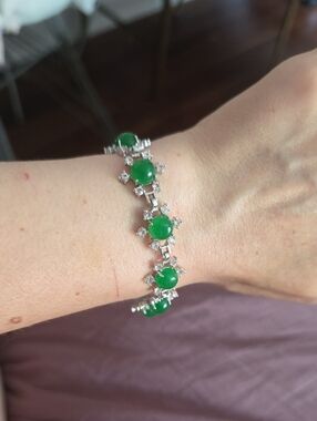 Green Jade Gemstone Tennis Bracelet - Elegant Silver Tone